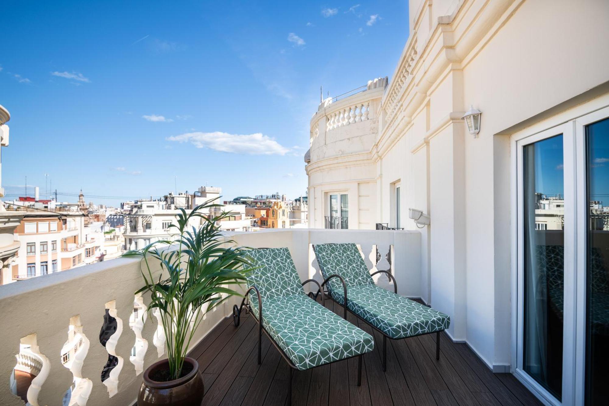 Melia Plaza Valencia Hotell Exteriör bild