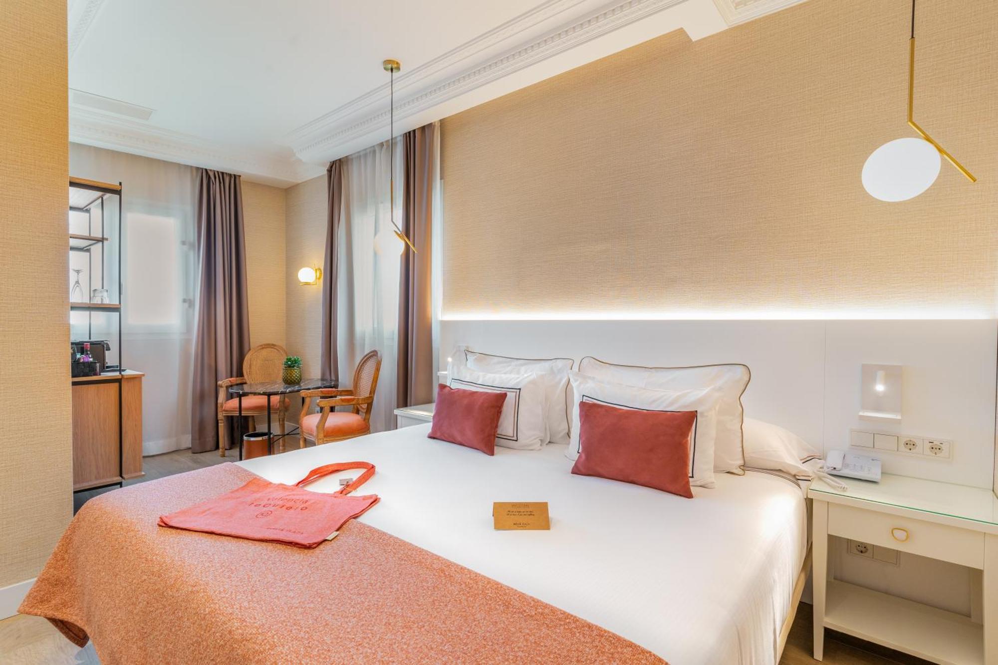 Melia Plaza Valencia Hotell Exteriör bild